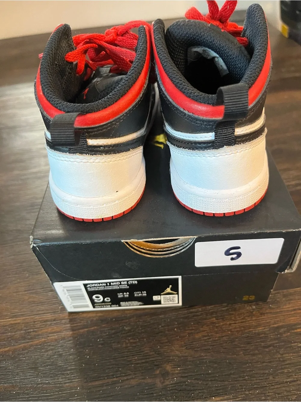 Jordan 1 mid